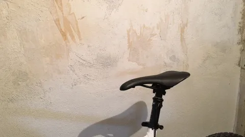 Das automatische Einfahren funktioniert nur am Computer ;) aus- und einfahrende Sattelstütze